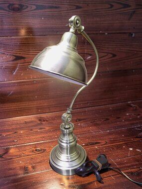 new cal lighting without box brushed Aluminum multi adjustible 60 watt table lam
